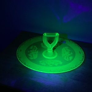Vtg Uranium Etched Glass W/ Center Handled Cookie/Sandwich/Snack Oval Platter